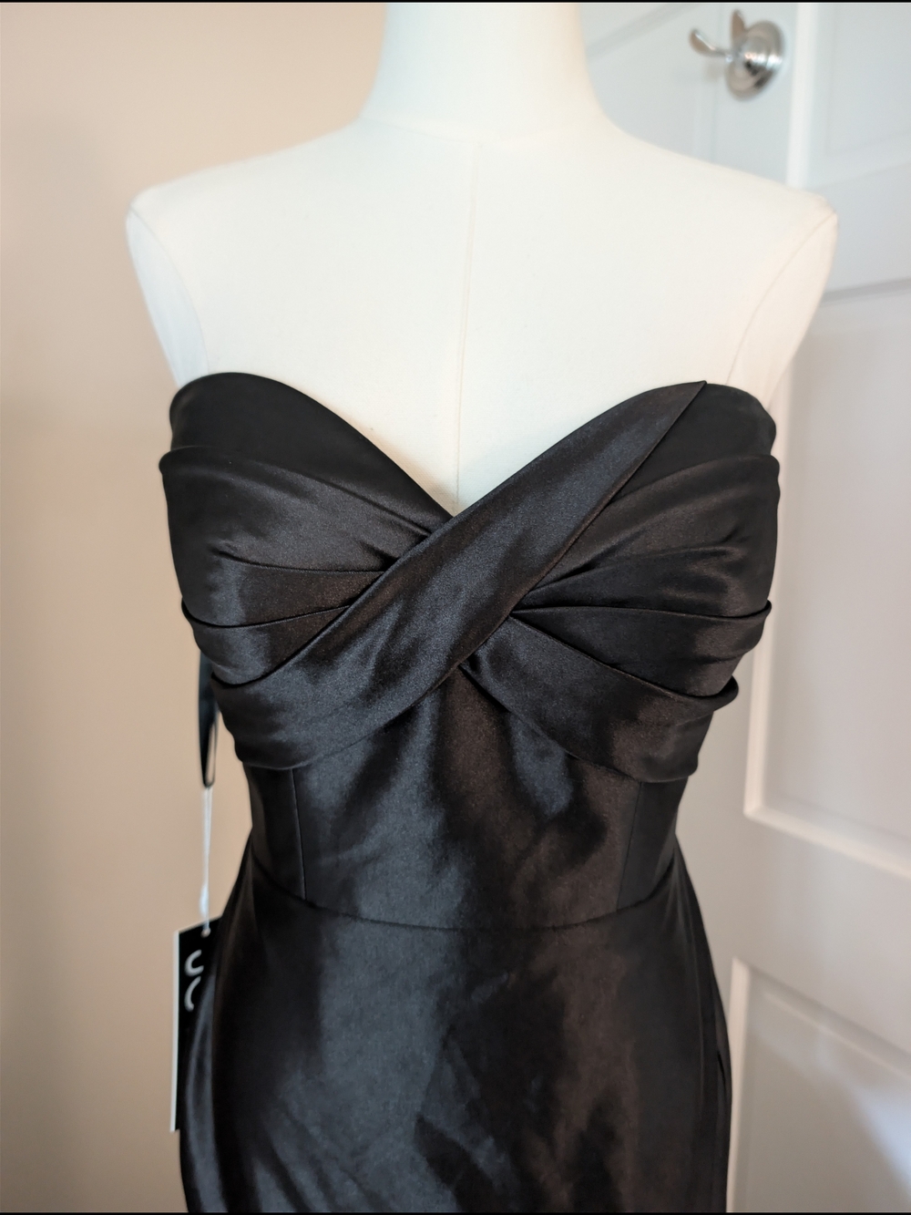 NWT Jovani Strapless Black Satin Tiered Tulle Mermaid Gown Sz 4 Formal Dress - Picture 4 of 10